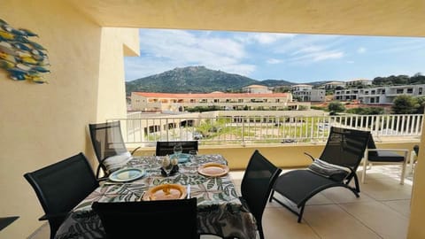 Patio, Natural landscape, Balcony/Terrace, Dining area