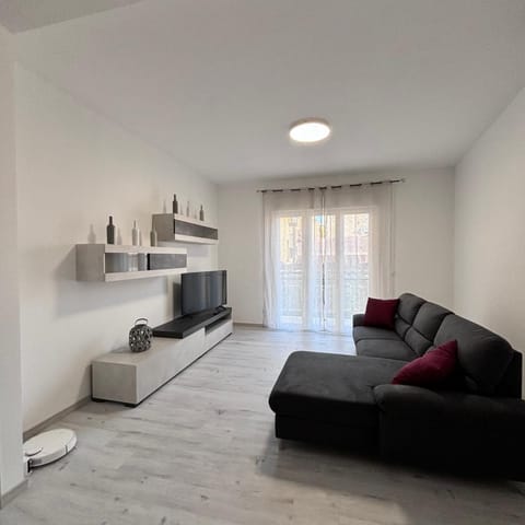 Grey House Apartment in Arezzo