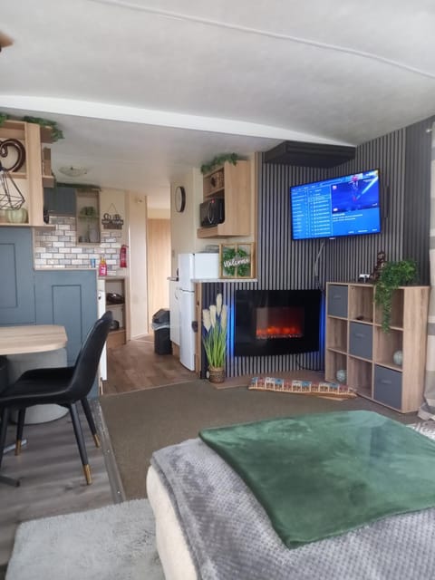 SANDY BAY STAYOVER Campground/ 
RV Resort in England