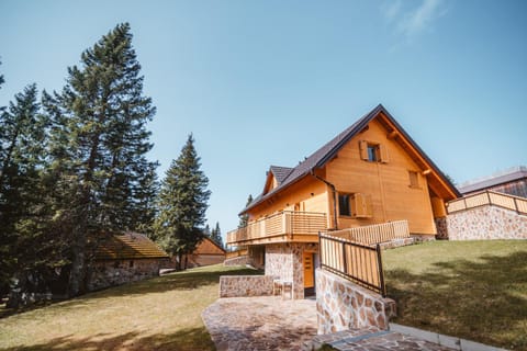 Property building, Day, Natural landscape, Garden