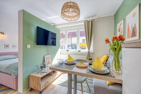 Food and drinks, Seating area