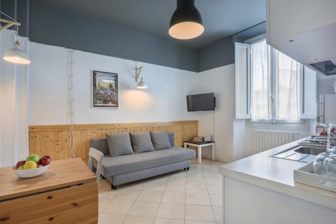 TV and multimedia, Kitchen or kitchenette, Living room, Seating area