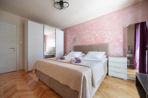 Bed, Bedroom, wardrobe