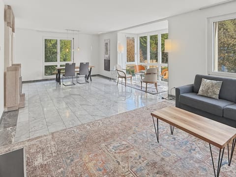 Living room, Lounge or bar, Dining area, fireplace