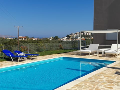 Swimming pool, sunbed