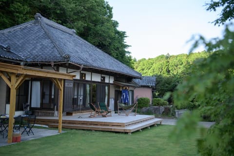 Property building, Day, Garden