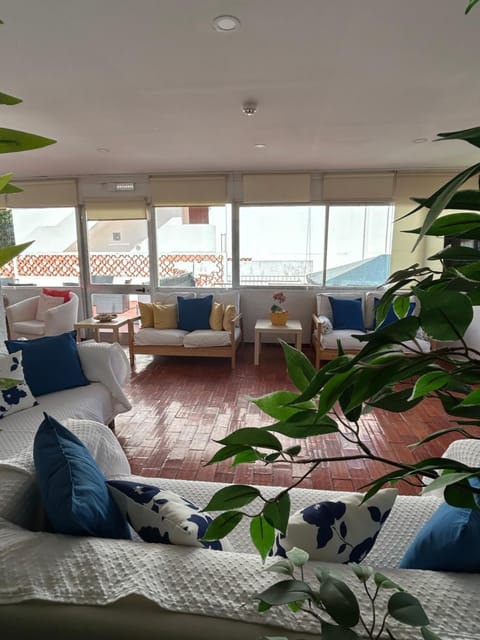 Communal lounge/ TV room