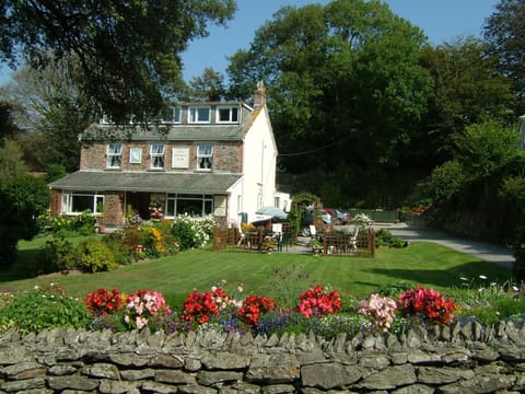 Property building, Patio, Facade/entrance, Garden, On site, Area and facilities, Lunch, Non alcoholic drinks