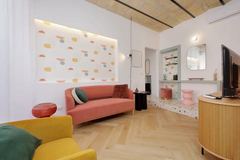 Living room, Seating area, Evening entertainment