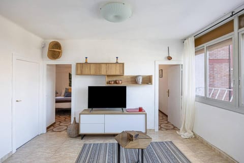 2 Bdr Apt In Cornella 5 Mins Form The Metro Apartment in Barcelona