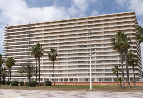 Property building, Facade/entrance, Off site