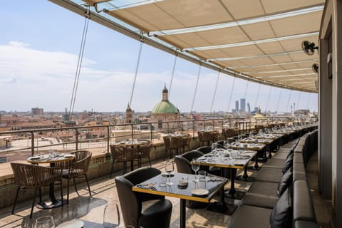 Property building, Restaurant/places to eat