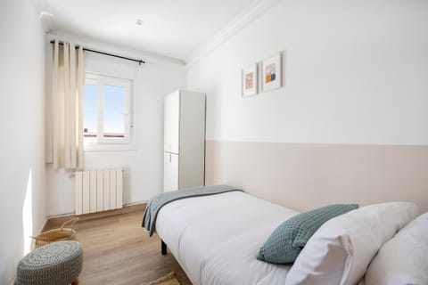 Amazing 3bdr Apt In Cornella 1 Mins From Metro Apartment in Barcelona