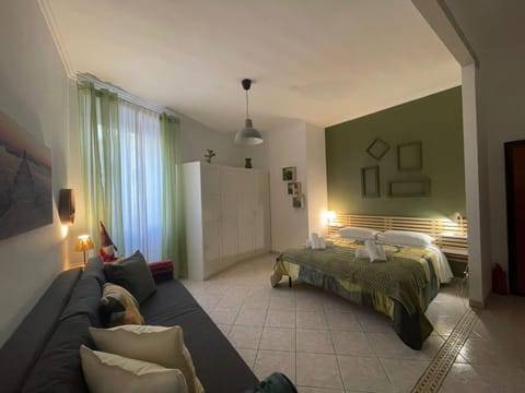 Living room, Photo of the whole room, Bedroom