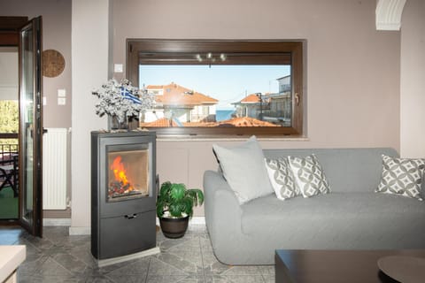 Day, View (from property/room), Living room, Seating area