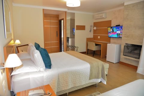 TV and multimedia, Photo of the whole room, Bedroom