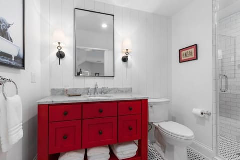 Highland Farmhouse Countryside Retreat with Farm Charm House in Wisconsin