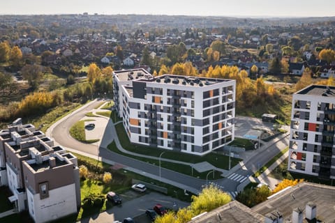 Property building, Bird's eye view, Location