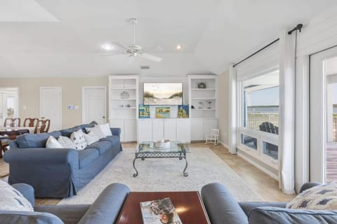 Lagoon Time Beach Home- Elevator and beach access House in West Beach