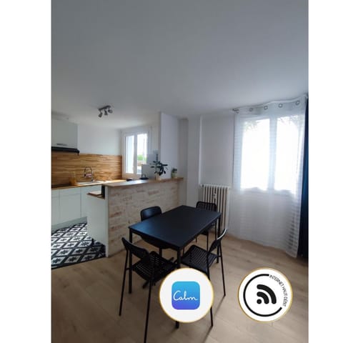 Kitchen or kitchenette, Kitchen or kitchenette, Living room