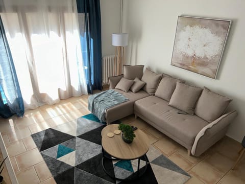Communal lounge/ TV room, Living room, Seating area