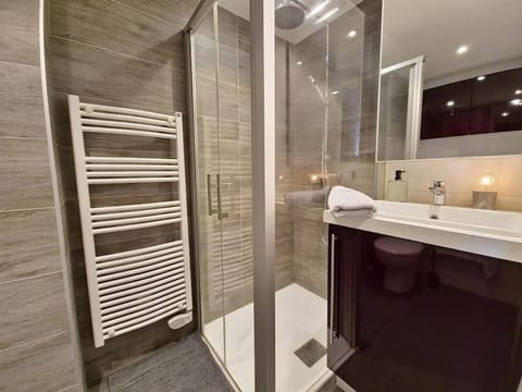 La cabine du Port, cosy, vue mer, plage à 100m Cabin in Trégunc