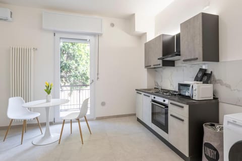 Kitchen or kitchenette, Living room, Seating area, Dining area, minibar, oven, pet friendly, stove, toaster, washing machine, dryer