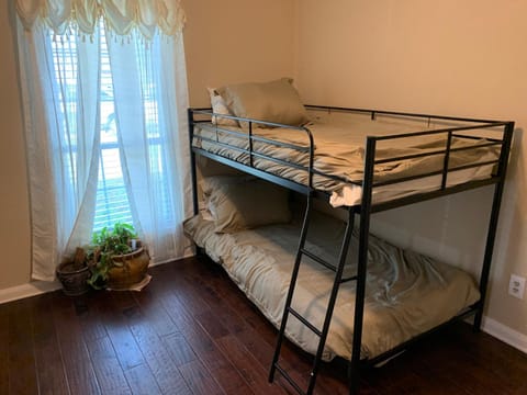 Bed, Bedroom, bunk bed