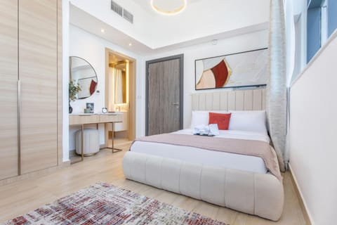 Bed, Living room, Bedroom, towels, wardrobe