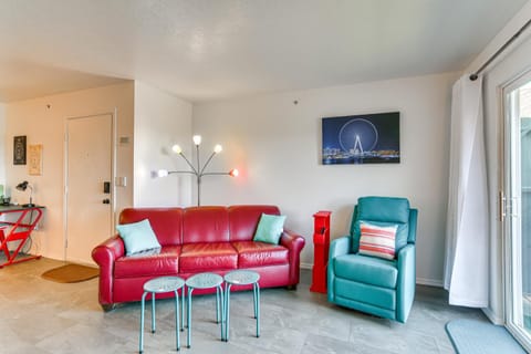 Strip View! Retreat 4 Mi to Silver Dollar City Apartment in Branson