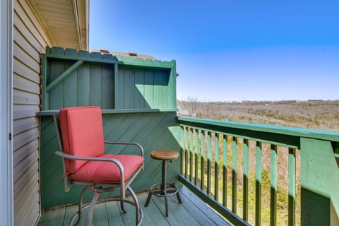Strip View! Retreat 4 Mi to Silver Dollar City Apartment in Branson