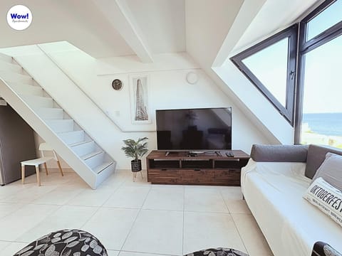 TV and multimedia, Living room, Sea view