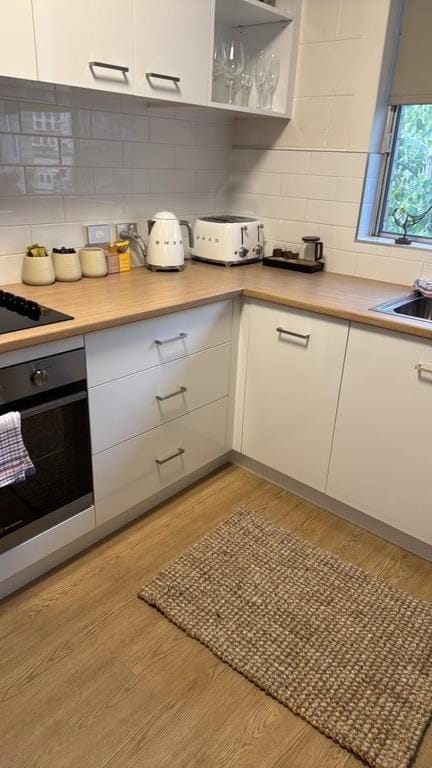 Parkside Apartment Near CBD & City Park with Parking Apartment in Launceston