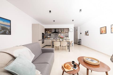2Bed flat w shared heated pool in MLH by Homely! Apartment in Malta