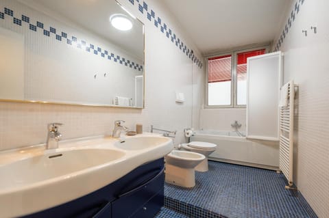 Toilet, Bathroom, Bath