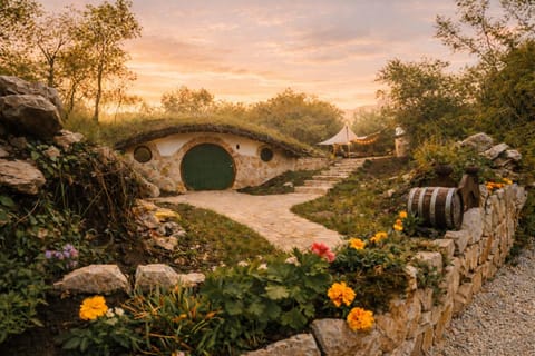 Property building, View (from property/room), Garden view, Street view, Sunrise, Quiet street view
