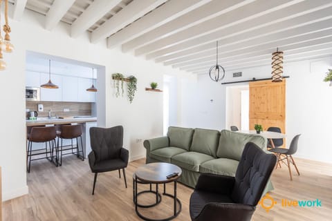 Living room, Photo of the whole room