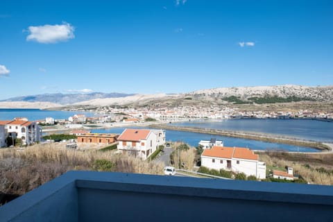 City view, Sea view