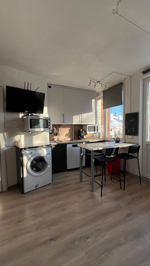 Kitchen or kitchenette, kitchen