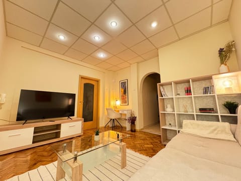 Communal lounge/ TV room, TV and multimedia, Living room, Photo of the whole room, Evening entertainment