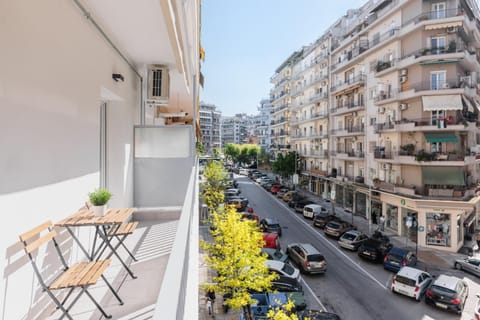 Balcony/Terrace, Location