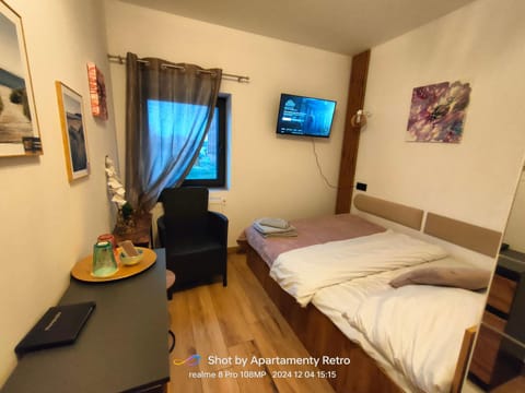 Communal lounge/ TV room, Bed, TV and multimedia, Photo of the whole room, Evening entertainment, Bedroom