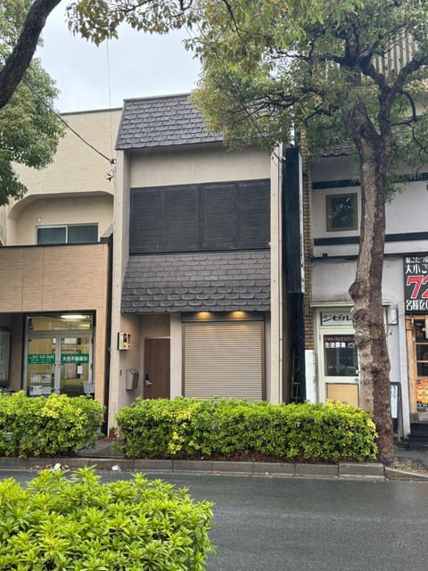 Property building, Neighbourhood