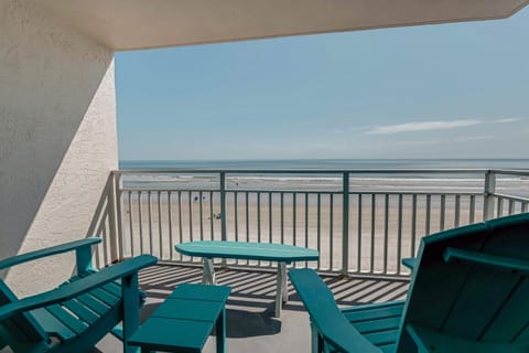 Direct Oceanfront, 2nd floor view feels like you House in Edgewater