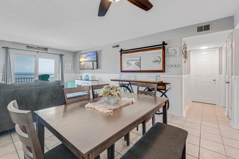 Direct Oceanfront, 2nd floor view feels like you House in Edgewater