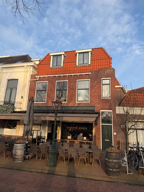 Property building, Location