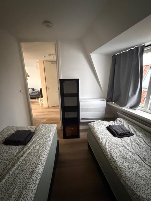 Bed, Bedroom, air conditioner