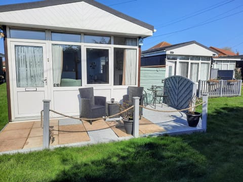 A Wave from it All - Chapel Saint Leonards Apartment in Chapel Saint Leonards