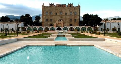 Nearby landmark, Landmark view