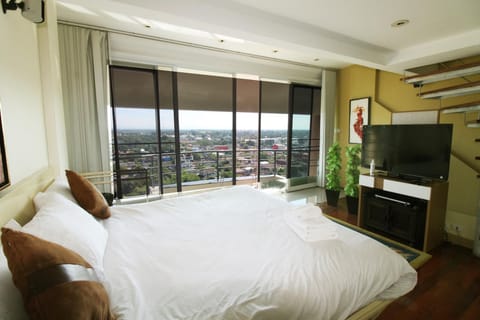 Bedroom, City view, Landmark view, River view